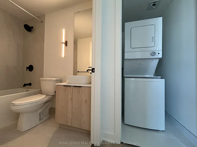 1185 Dupont St #1211 — Photo 24