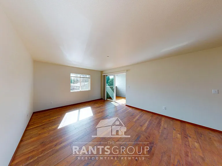 Crystal Springs Apartments — Photo 14