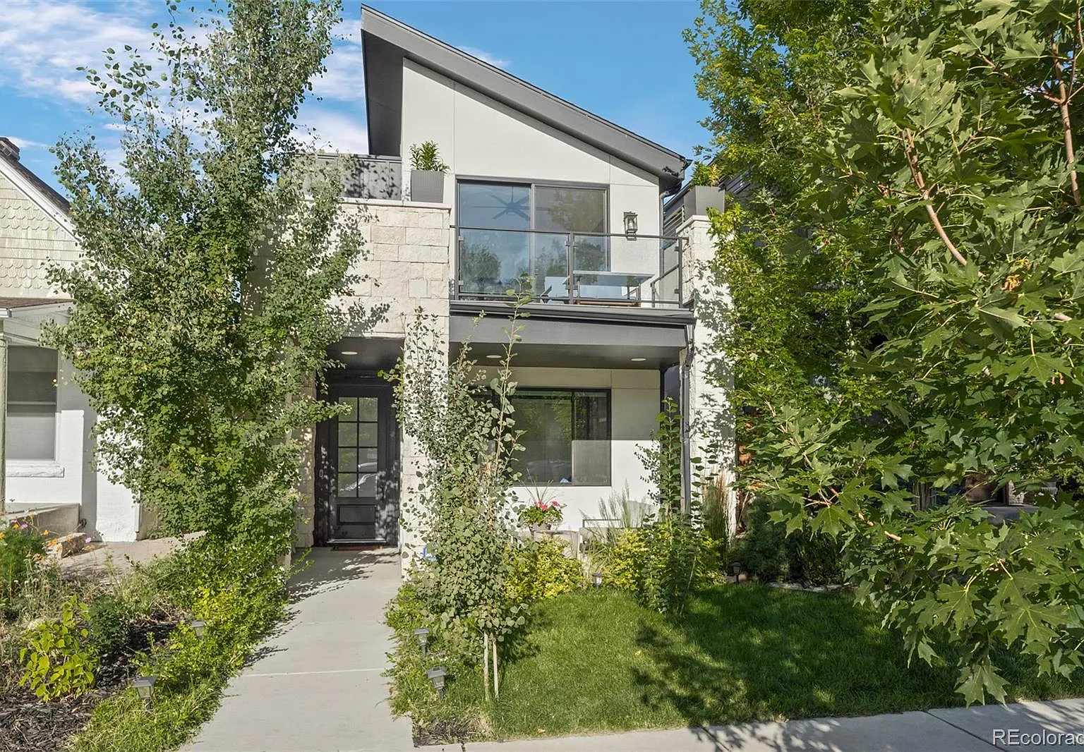 5 bed, 4.0 bath, 3213 sqft, $8,500 — Photo 1
