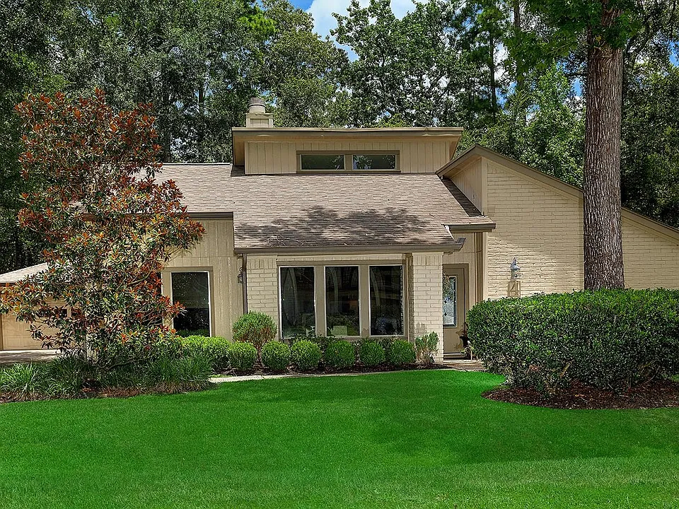 4 Postvine Ct