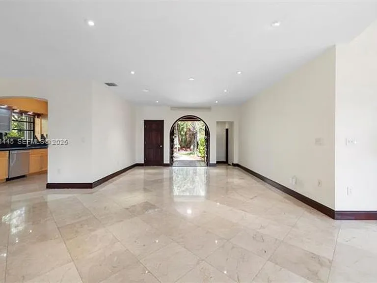 540 S Shore Dr — Photo 17