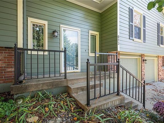 4th image of 623 SE Greenridge Dr