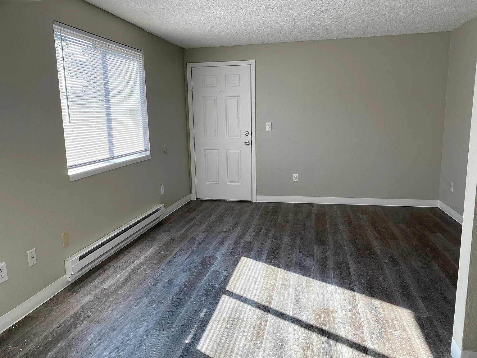 Malibu Apartments — Photo 3