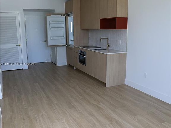 5th image of 90 NE 32nd St #802