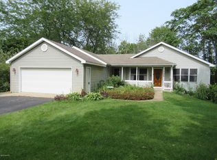 3396 River Ridge Dr, Allegan, MI 49010