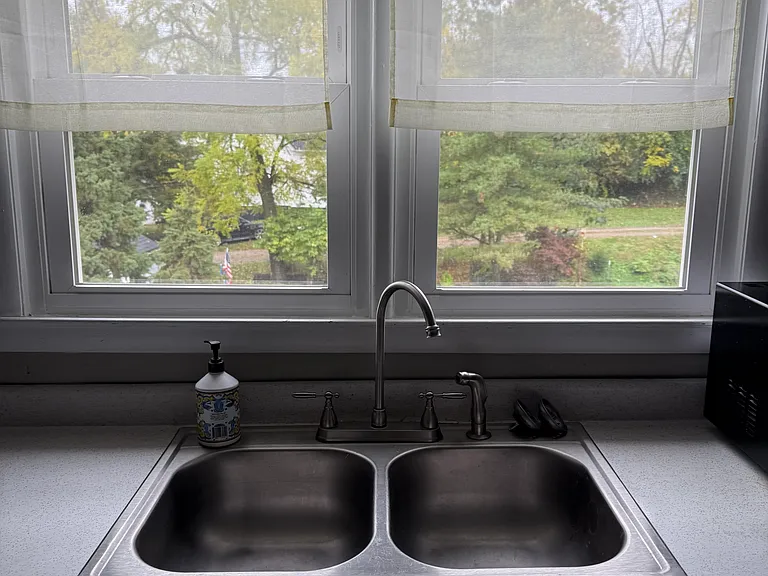 106 E Walnut St #1 — Photo 25