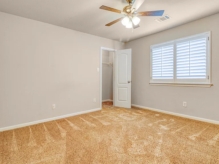 8707 Roswell Rdg — Photo 40