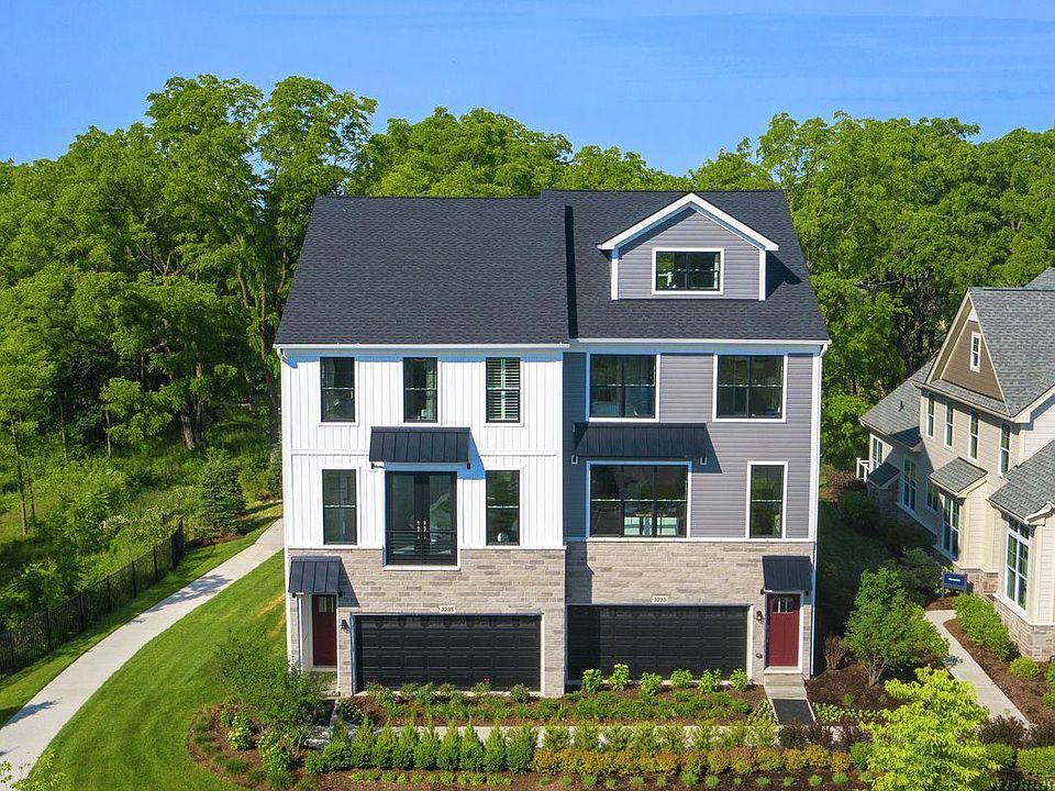 1st image of 3233 Ardley Ave