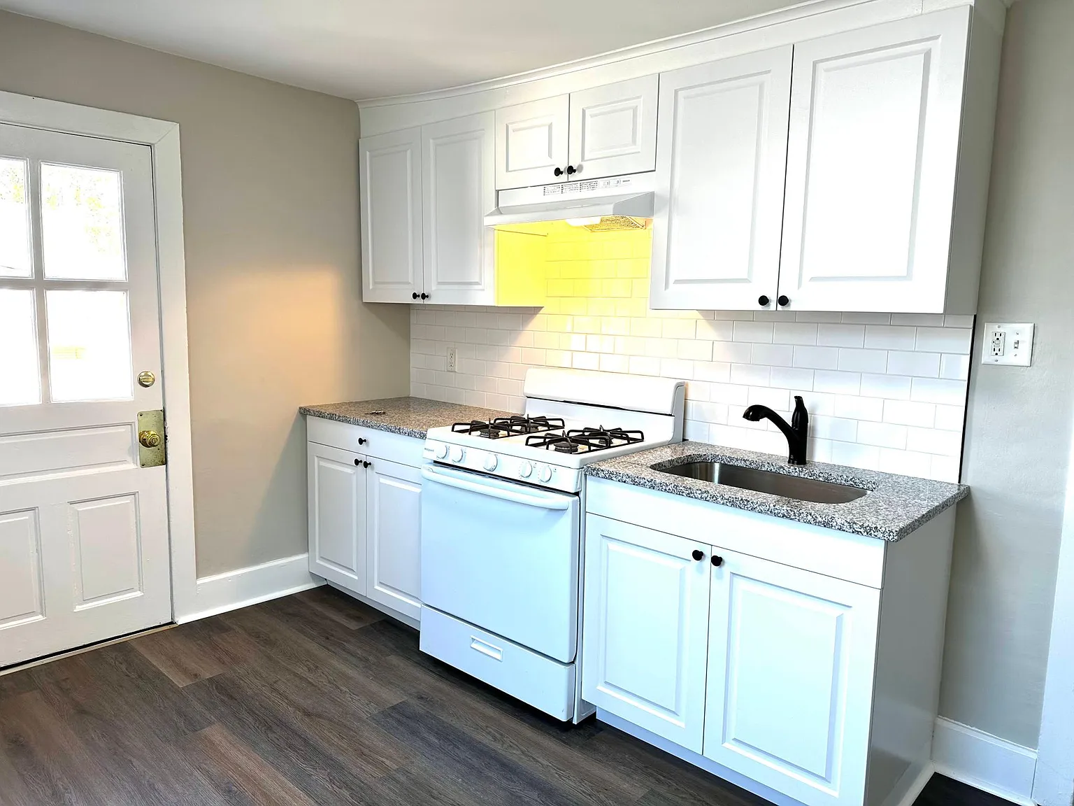 75 E Broad St — Photo 2