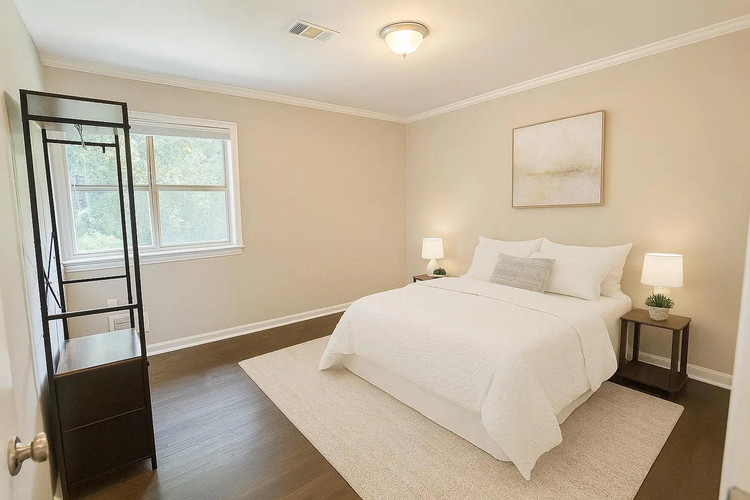 4 bed, 4.0 bath, 2100 sqft, $750 — Photo 1