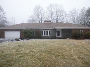 67 Fiske Hill Rd, Sturbridge, MA 01566