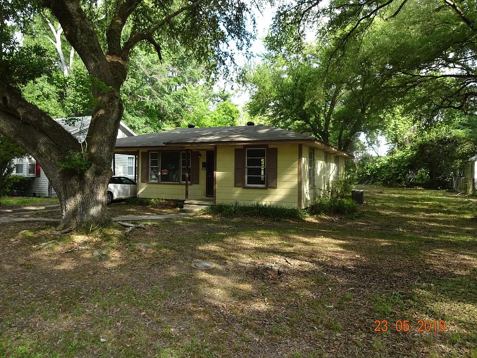 3813 Harrison Street Side view