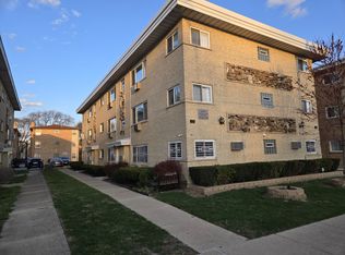 5237 N East River Rd #2N, Chicago, IL 60656