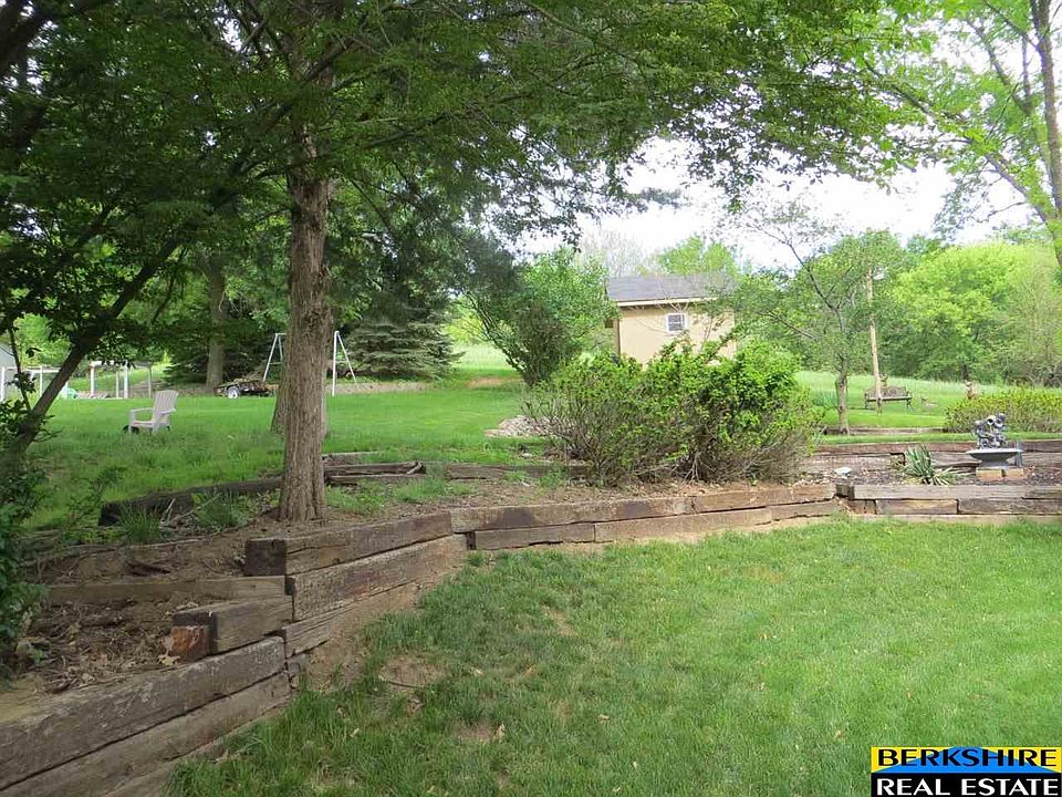 2nd image of 833 McKenzie Ave