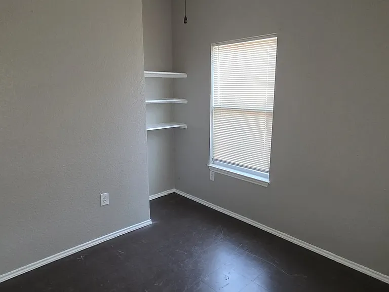 602 Chihuahua St — Photo 10