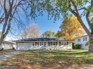218 Hillside Ln, Bloomington, IL