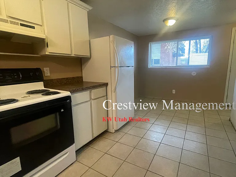 Washington Terrace 8-Plex — Photo 5