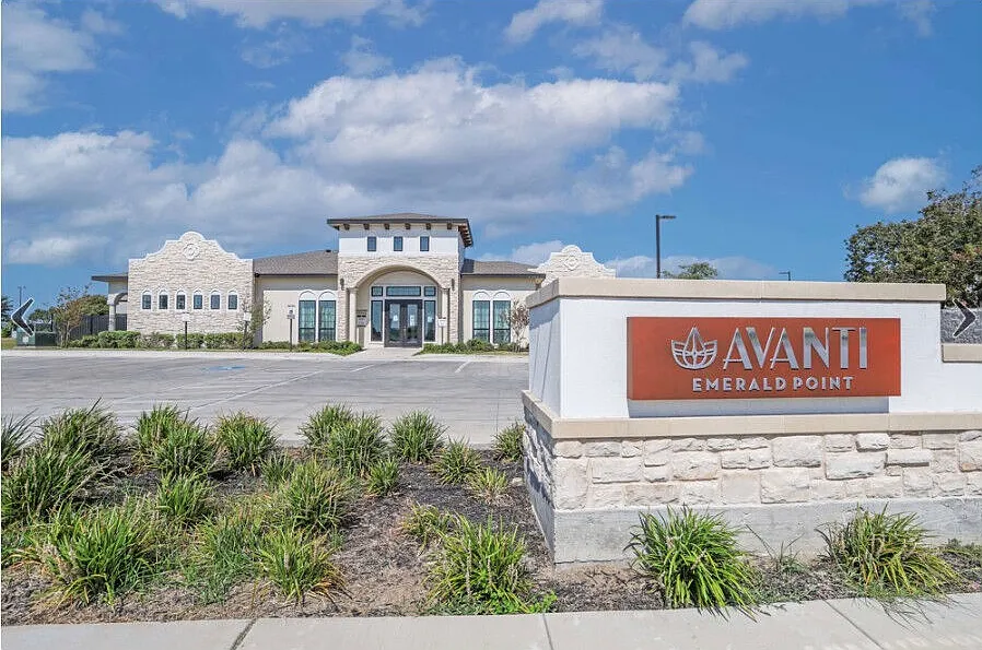 Avanti at Emerald Point Apartments