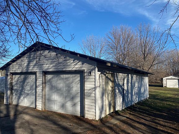 3rd image of 601 E Park Ave