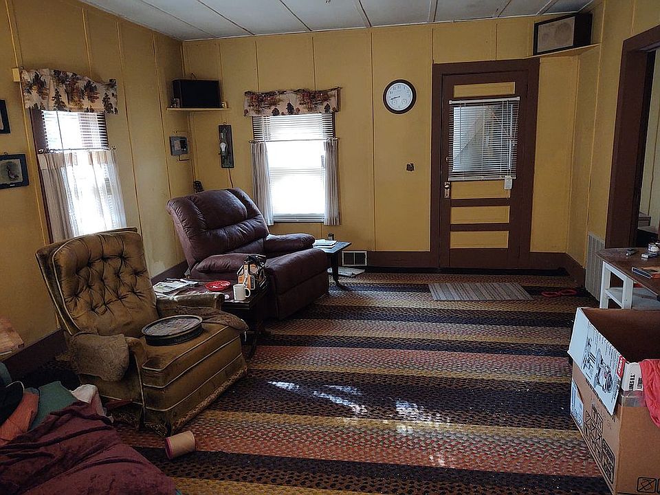 2nd image of 1130 N Richardson Rd