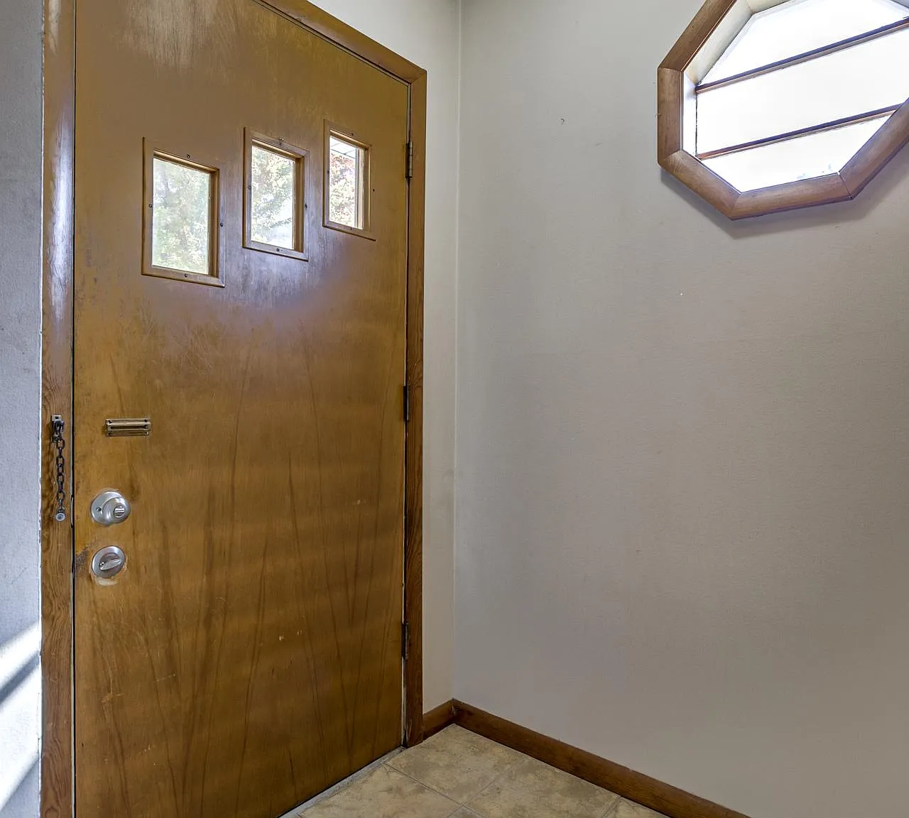 2 bed, 1200 sqft, $1,600 — Photo 4