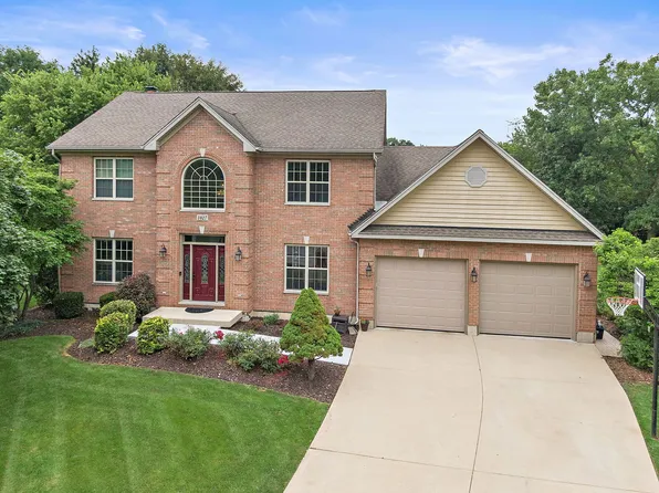 1027 Acorn Hill Ln, West Chicago, IL 60185