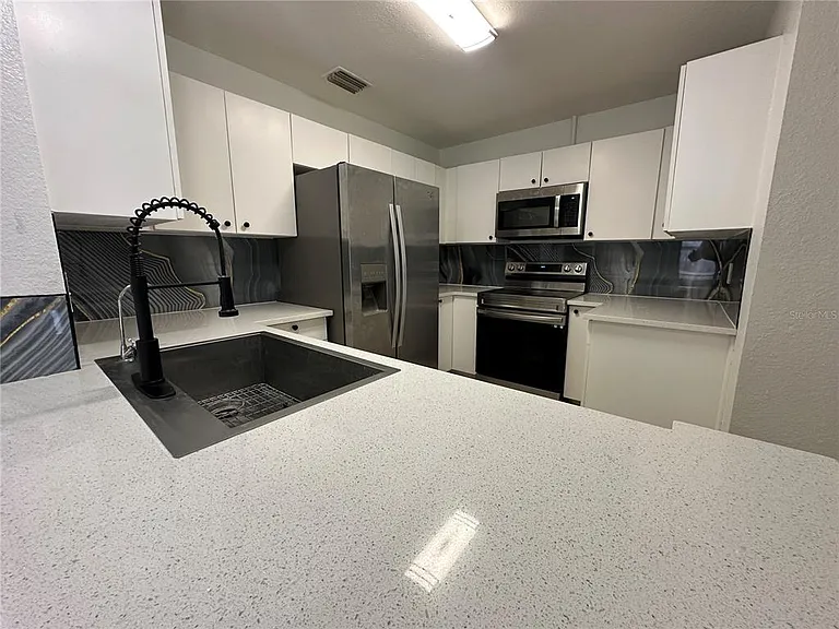 1000 Dolphin Dr — Photo 10