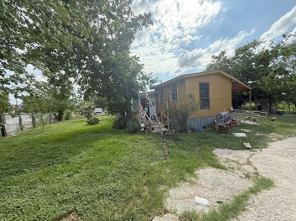 1950 Ash St