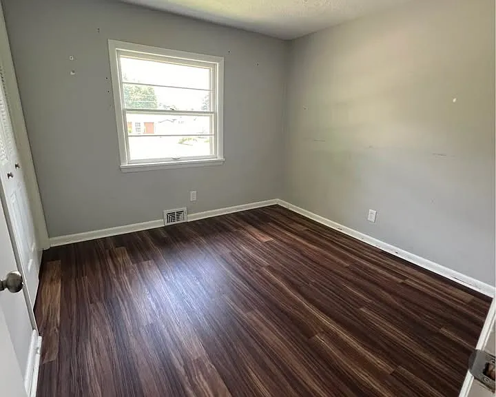 6104 W Pages Ln — Photo 9