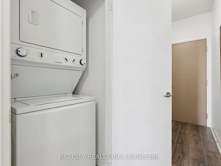 160 Vanderhoof Ave #1609 — Photo 8