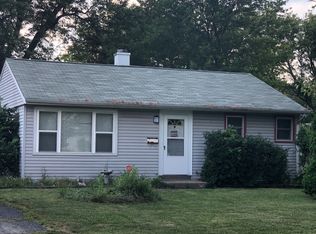 2311 Meadow Dr, Rolling Meadows, IL 60008