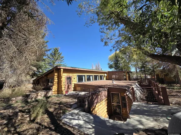 16 Mason Dr, Dubois, WY 82513