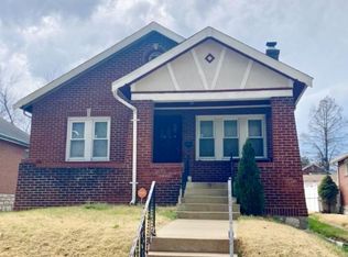 8531 Drury Ln, Saint Louis, MO 63147