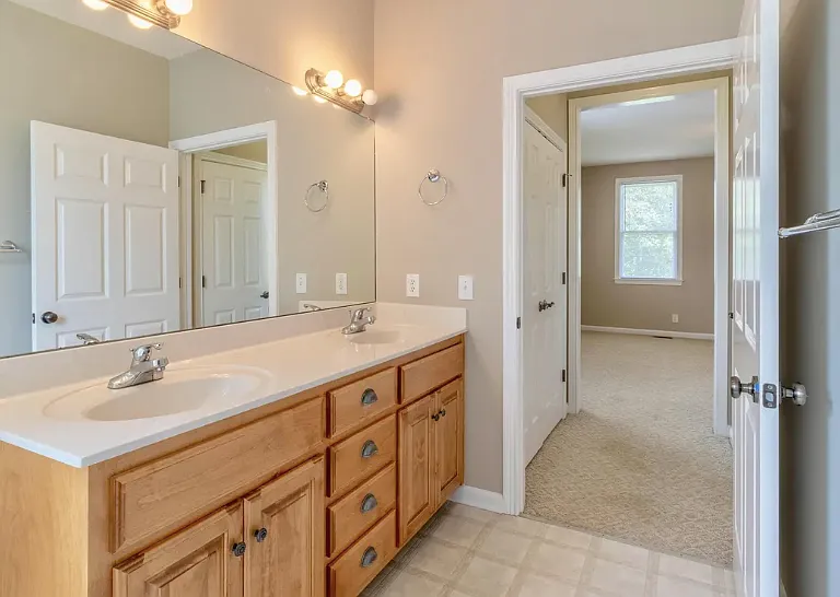2200 Fairfax Dr — Photo 35