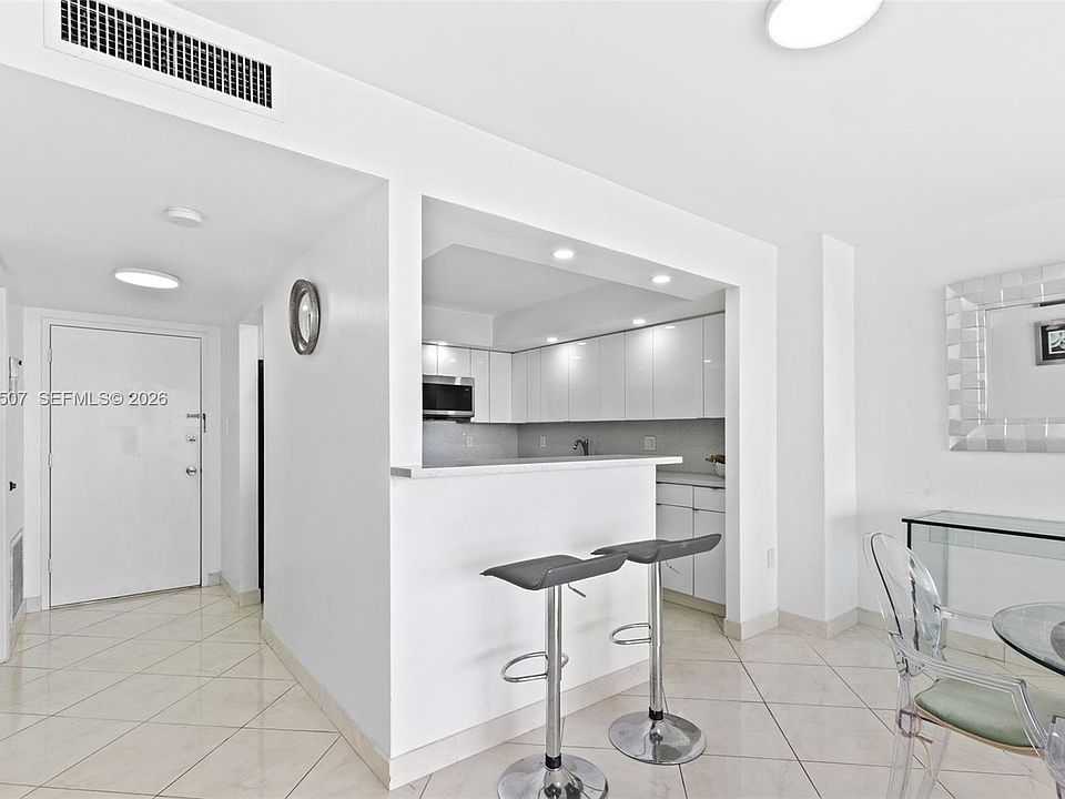 1st image of 18021 Biscayne Blvd APT 1003