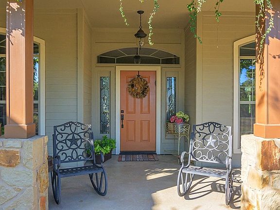 3rd image of 125 N El Campo Dr