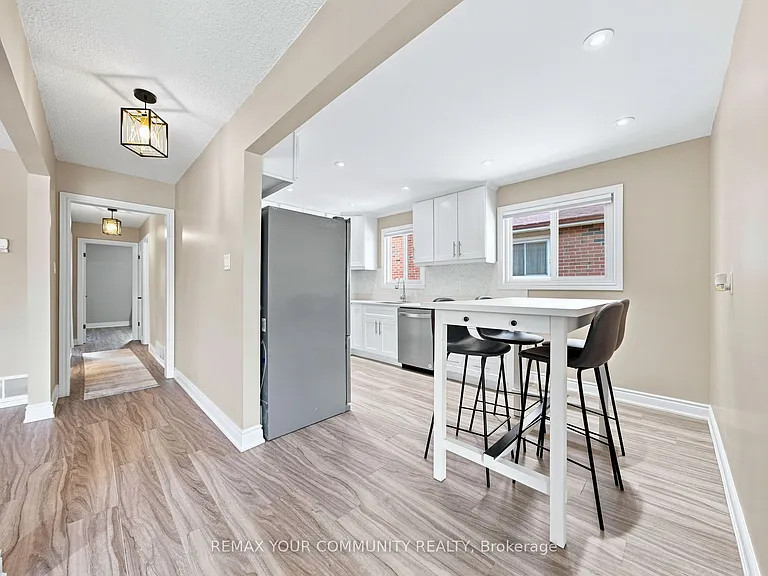 36 Roseville Dr #UPPER — Photo 10