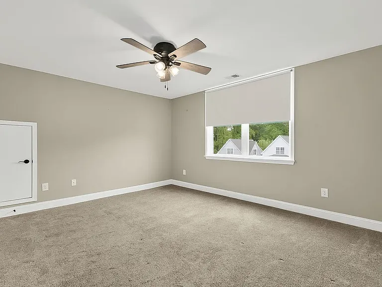 18 Cottage Knoll Cir — Photo 30