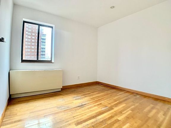 5th image of 370 W 30th St #10BB