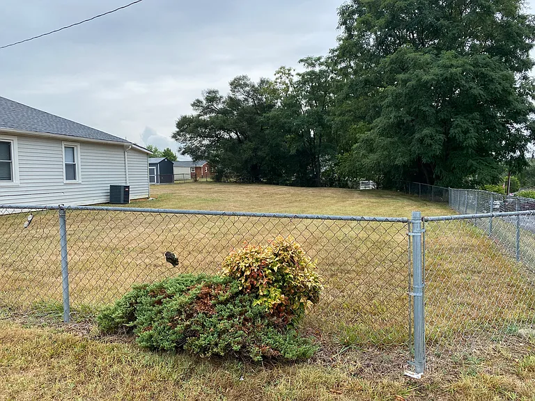 1532 Harding Ave — Photo 9