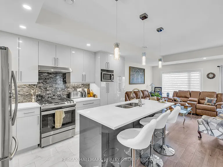 163 Longpre St — Photo 7