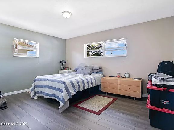 4th image of 567 Grant Ave #567