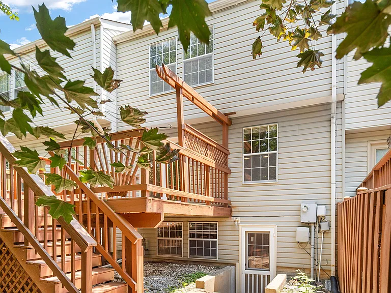 12894 Effingham Ct — Photo 31
