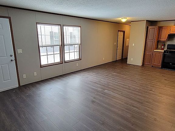 4th image of 875 W Grand River Ave #11