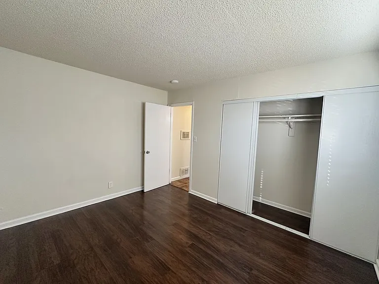 Lincoln Courtyards at 531 Glendora Avenue — Photo 47
