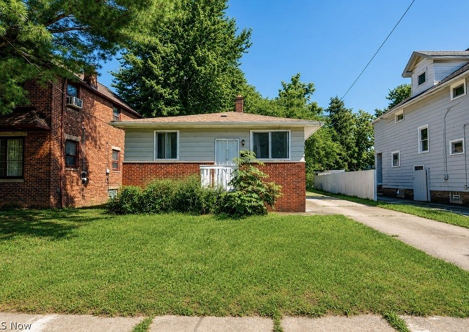 1st image of 15811 Arcade Ave
