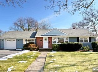 166 Halsey St, Paramus, NJ 07652