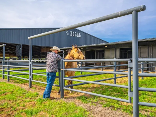 3019 High Way #16, Llano, TX 78643