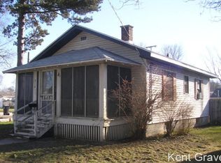 318 Lewis St, Rockford, MI 49341
