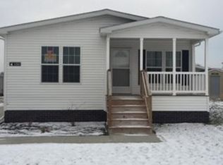 9762 Kenyon Ave, Fenton, MI 48430